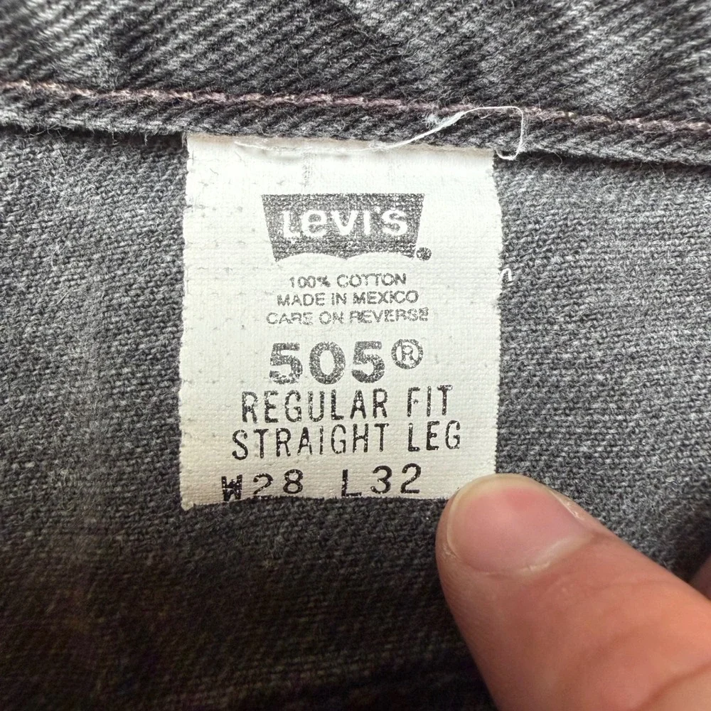 Vintage Levi's 505 Regular Fit Jeans Mens 28x32 Black Straight Leg Denim Y2K